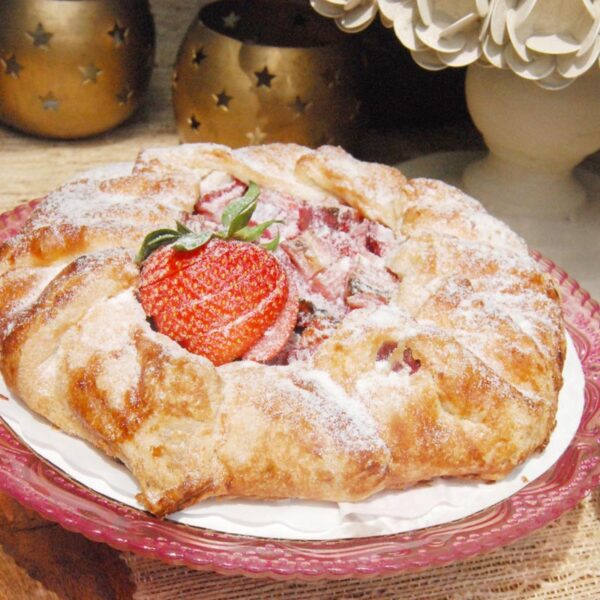 RUSTIC STRAWBERRY RHUBARB PIE
