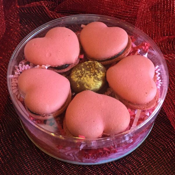 VALENTINE HEART MACARONS